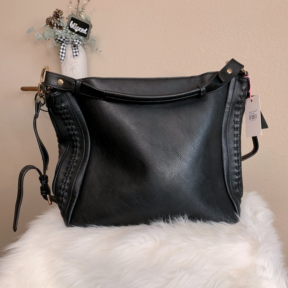 Black Hobo Style Handbag - Picture 2 of 8